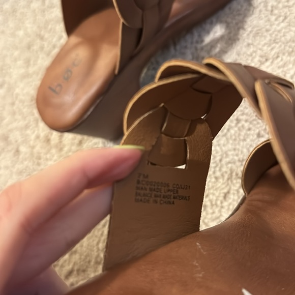 b.o.c. Women's Jillian Sandal in brown size 7 NWOT - Picture 6 of 6